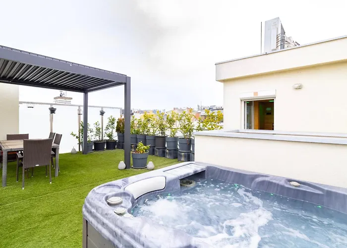 Jacuzzi Roofterrace Luxury Over The Opera Apartament