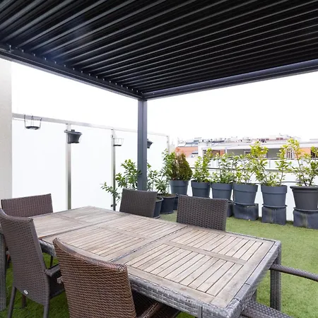 Jacuzzi Roofterrace Luxury Over The Opera Budapest